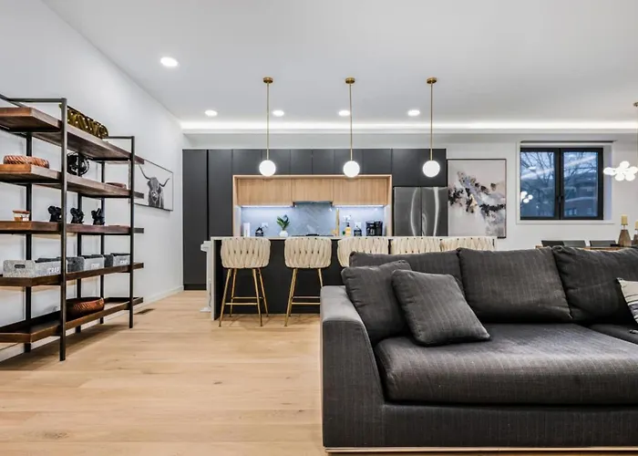 Ultra Modern Luxury - New Construction 4 Bedrooms * Chicago