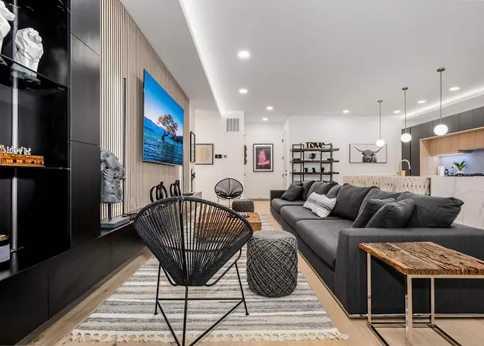 Ultra Modern Luxury - New Construction 4 Bedrooms Chicago