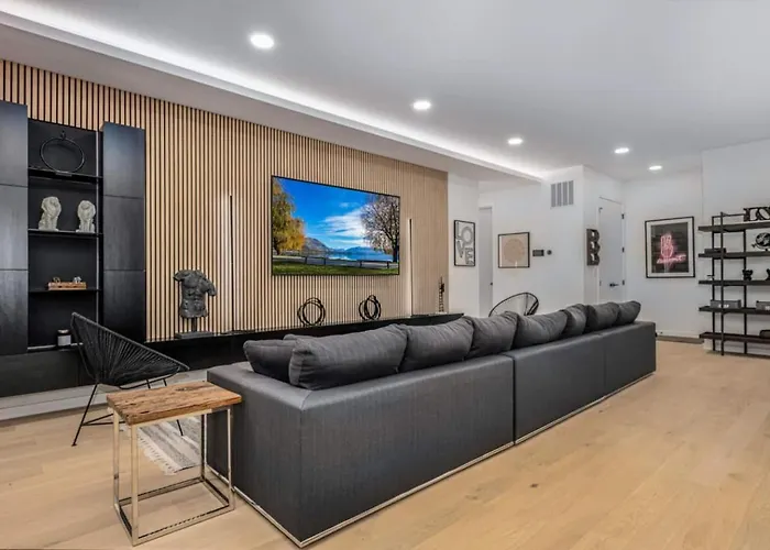 Ultra Modern Luxury - New Construction 4 Bedrooms Holiday home