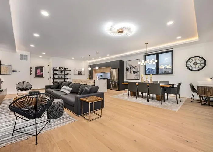 Ultra Modern Luxury - New Construction 4 Bedrooms Holiday home *