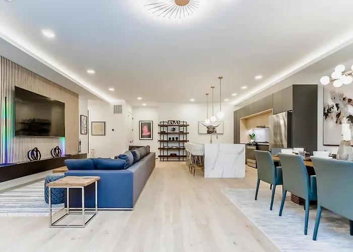 Ultra Modern Luxury - New Construction 4 Bedrooms Holiday home *