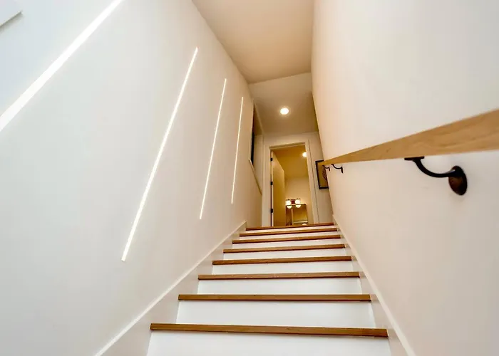 Ultra Modern Luxury - New Construction 4 Bedrooms *