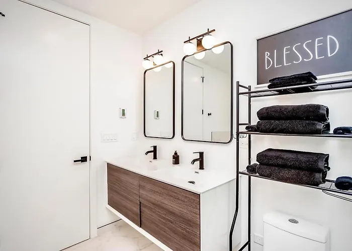 Ultra Modern Luxury - New Construction 4 Bedrooms Holiday home *
