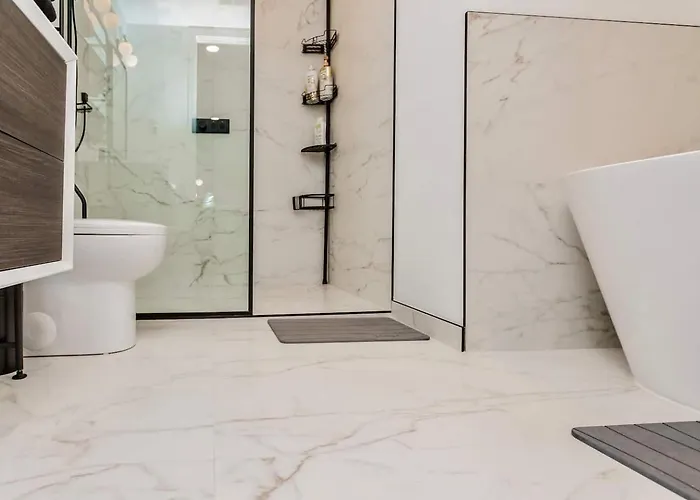 Ultra Modern Luxury - New Construction 4 Bedrooms * Chicago