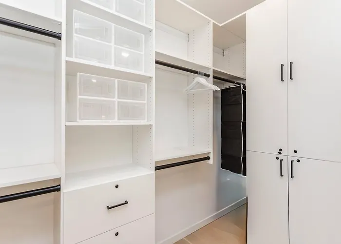 Ultra Modern Luxury - New Construction 4 Bedrooms * Chicago