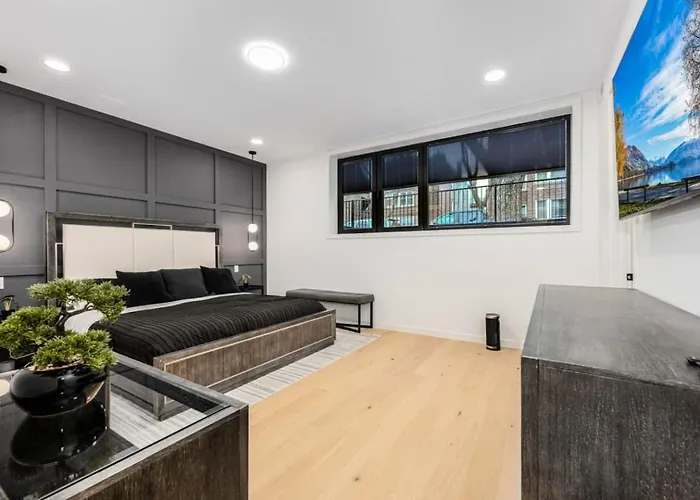 Holiday home Ultra Modern Luxury - New Construction 4 Bedrooms *