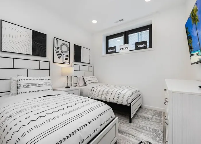 Ultra Modern Luxury - New Construction 4 Bedrooms Chicago
