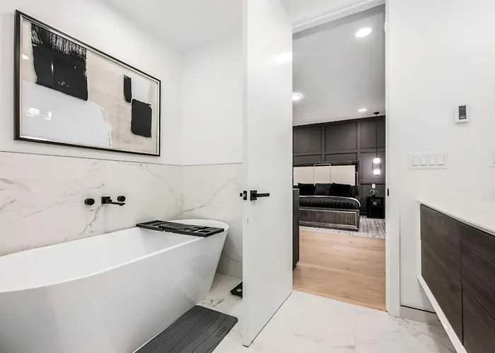Holiday home Ultra Modern Luxury - New Construction 4 Bedrooms *
