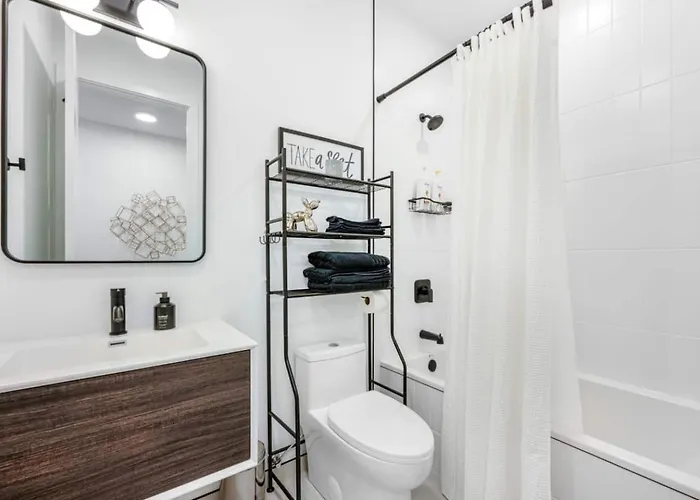 Ultra Modern Luxury - New Construction 4 Bedrooms * Chicago