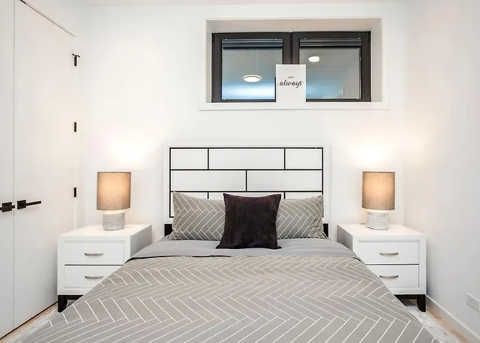 Ultra Modern Luxury - New Construction 4 Bedrooms * Chicago